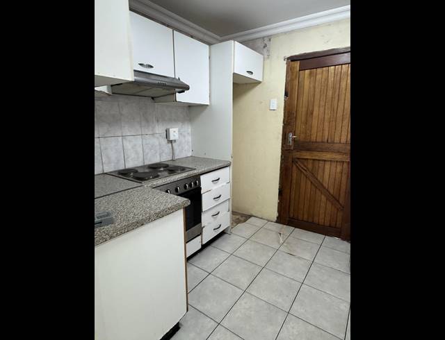 2 BEDROOM FREESTANDING TO LET IN MPOPHOMENI